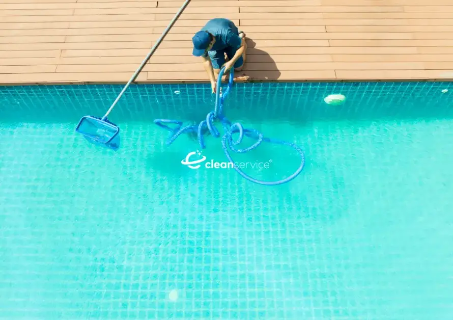 აუზის გენერალური და გეგმიური წმენდა / მოვლა